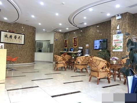 重慶南岸?，摽谇辉\所醫(yī)院大廳
